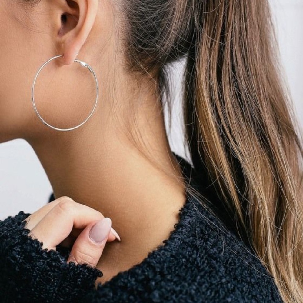 ❤️‍🔥𝕤𝕒𝕝𝕖❤️‍🔥🦋 silver hoop earrings - Picture 3 of 9
